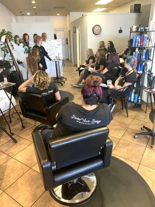 https://cdn.salonspotlight.com/photos/zr5OZ49JS9SIXRgsvpgR/1d928fe7-dc4b-4ccf-857d-8fc1bb6e378e_720x720