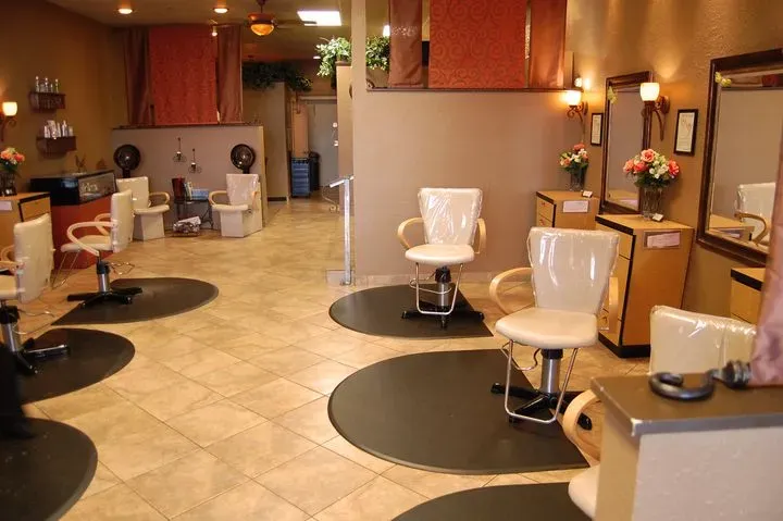 https://cdn.salonspotlight.com/photos/zr5OZ49JS9SIXRgsvpgR/95e69c7c-2c79-462f-89d5-9aa83117d4c5_720x720