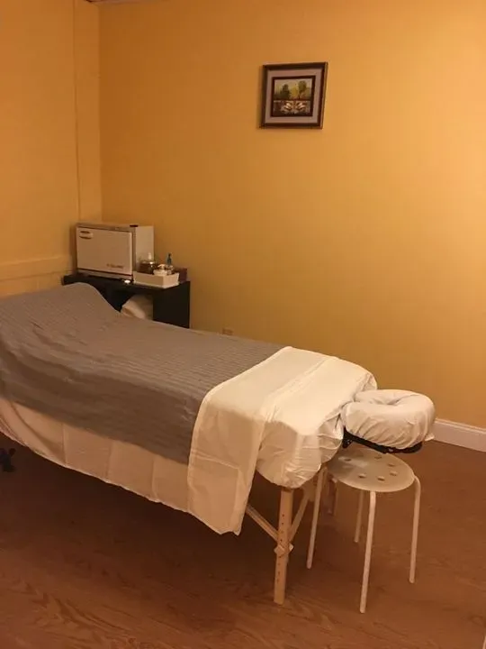 https://cdn.salonspotlight.com/photos/zsVc0x3GrxZmX2COs3eZ/d327dd66-992c-45a5-916a-69abec9c4b66_720x720