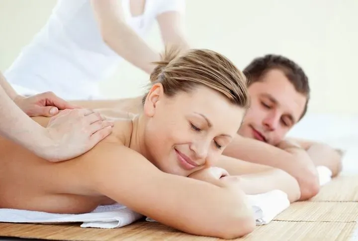 https://cdn.salonspotlight.com/photos/ztiEdDO8cSsh8I7Qj6CL/3b752b53-4ba1-4d75-a446-ce8bc3179b21_720x720