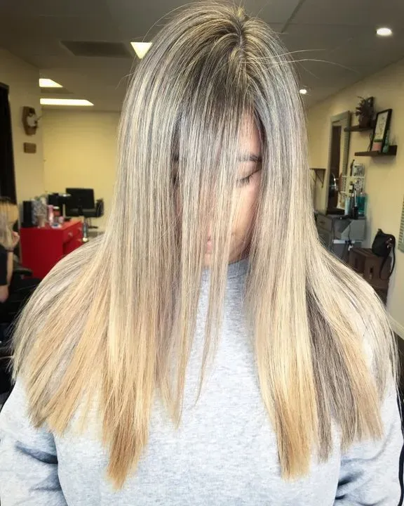 https://cdn.salonspotlight.com/photos/ztkGSxpMVJsDL8WRWv8Y/00488d3d-d652-4800-bd49-c3fe72005d4e_720x720