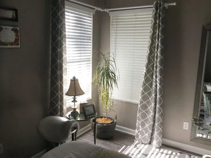 https://cdn.salonspotlight.com/photos/zvC6MSkxDtdM4JJJf9jT/16914c2a-7e54-4920-a288-e82e1d62746a_720x720