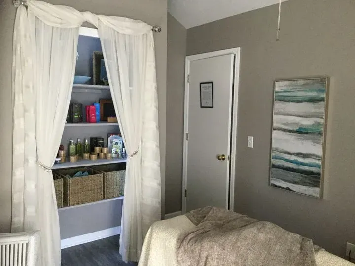 https://cdn.salonspotlight.com/photos/zvC6MSkxDtdM4JJJf9jT/9f65281a-9d02-4c26-a515-1a5fd485ed29_720x720
