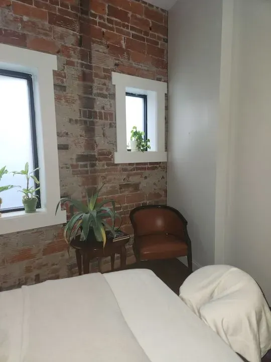 https://cdn.salonspotlight.com/photos/zxTluLkLsEZu69mT1O1C/3d876c5e-d872-47ac-9838-c8b87d1ccd6b_720x720