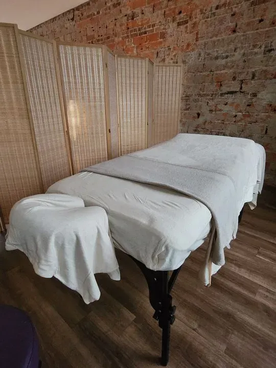 https://cdn.salonspotlight.com/photos/zxTluLkLsEZu69mT1O1C/c9dd2af7-f0d6-4ac4-9b1a-afa7345118e1_720x720