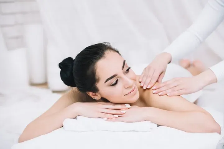 https://cdn.salonspotlight.com/photos/zzGTt9YjFtlU9BASi7Zs/2548fd5b-b008-4dc0-b6f6-5ca277df446f_720x720