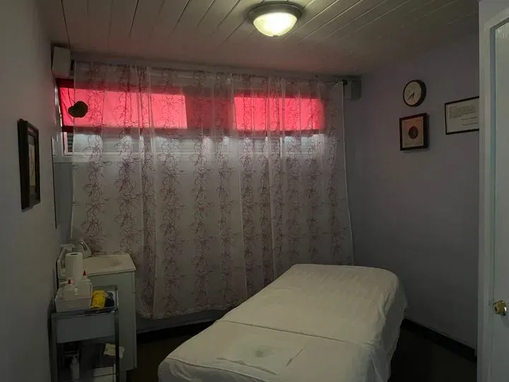 https://cdn.salonspotlight.com/photos/zzGTt9YjFtlU9BASi7Zs/a351afa0-00fb-445b-9202-77c6de4cd2b9_720x720